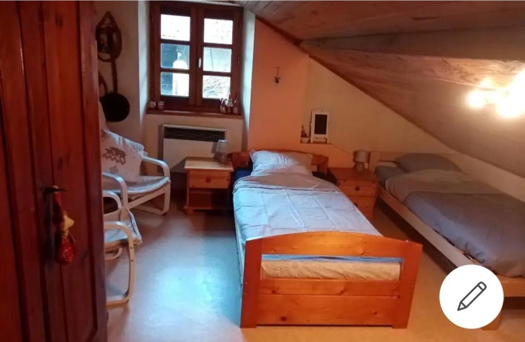 Chambre Dans Maison A La Campagne Pressins Exterior foto